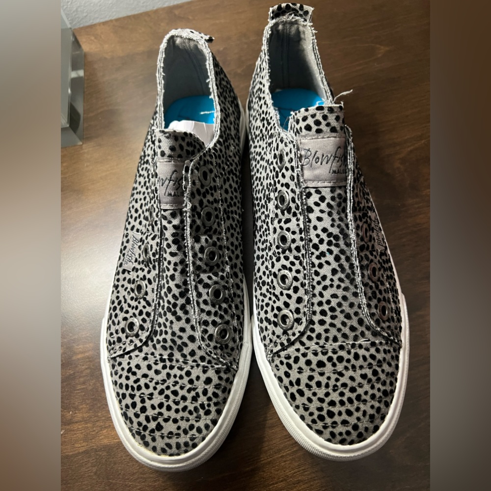 Blowfish size 11 sneakers